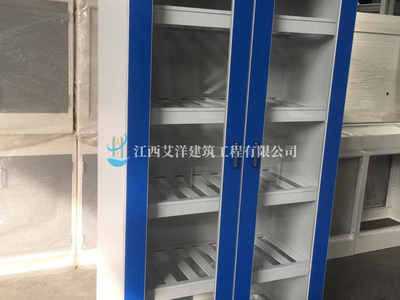 器皿柜